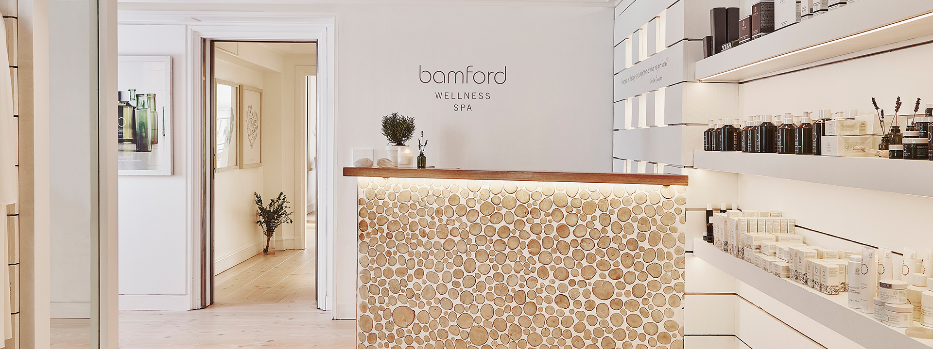 The Bamford Spa at The Berkeley - view of the counter at the entrance of the spa